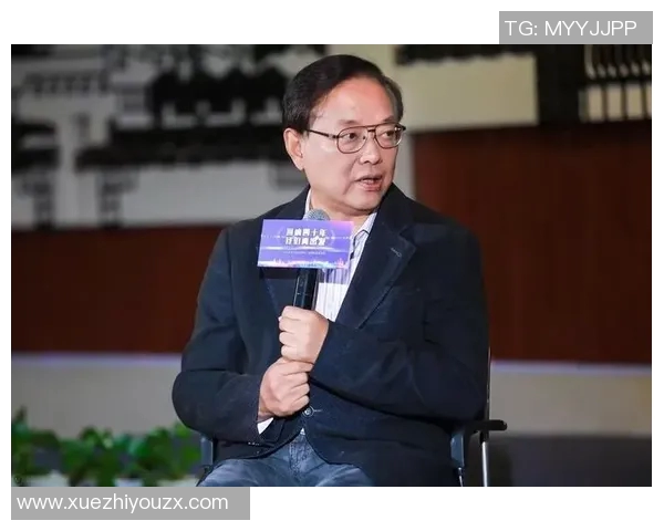 成都足球队的转型之路：从辉煌到重生的纪实探索与思考