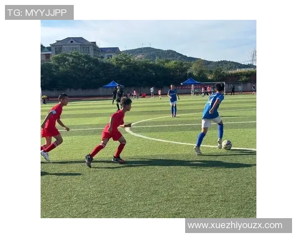 滑坡路小学的足球明星们如何在绿茵场上追逐梦想与荣耀