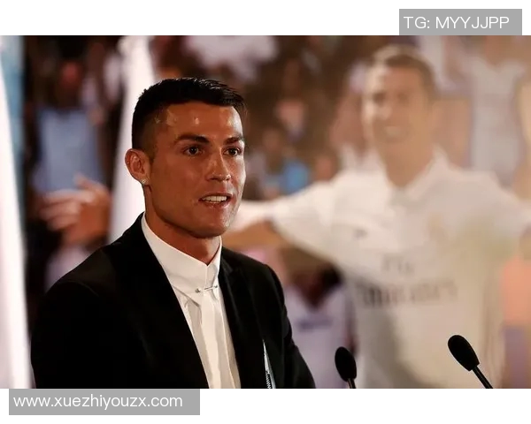 足球明星之间的深厚友谊与团结精神的完美诠释 足球明星之间的深厚友谊与团结精神的完美诠释