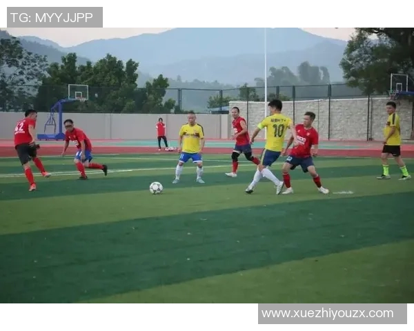 退役足球明星重聚一堂共忆辉煌岁月与激情瞬间 退役足球明星重聚一堂共忆辉煌岁月与激情瞬间